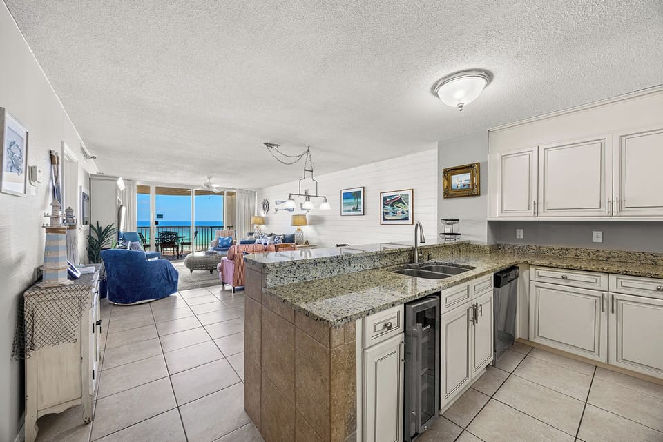 Gulfside 405 Kitchen Alt