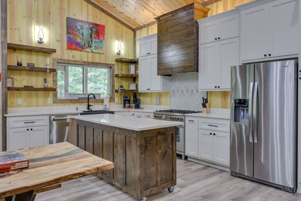 Kitchen | Stainless Steel Appliances | Center Island Seating