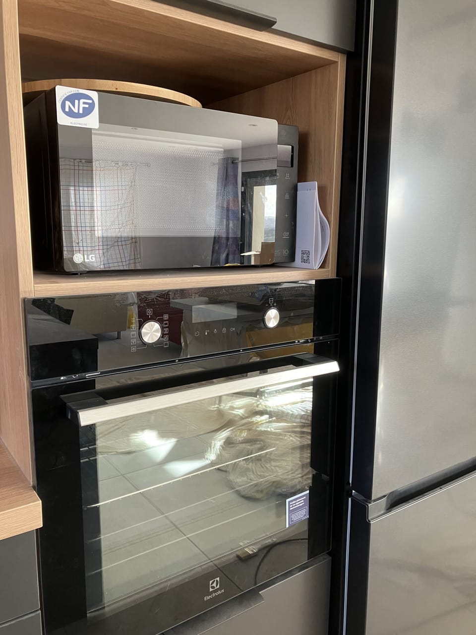 new well equipped kitchen 