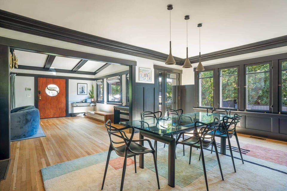 Easy-flow dining area right next to the living room—perfect for effortless hosting and gathering.