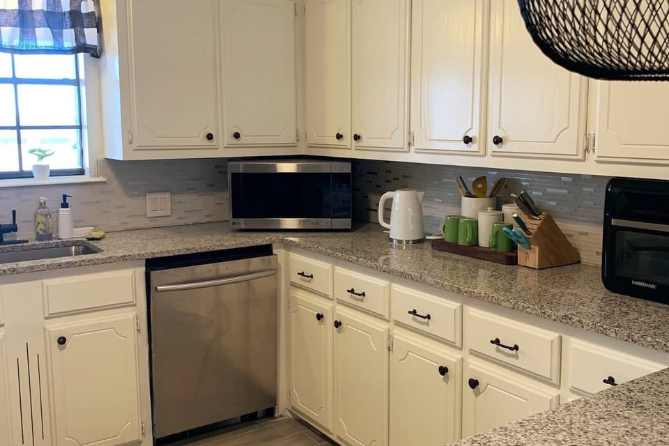 Spacious kitchen to cook all your comfort food