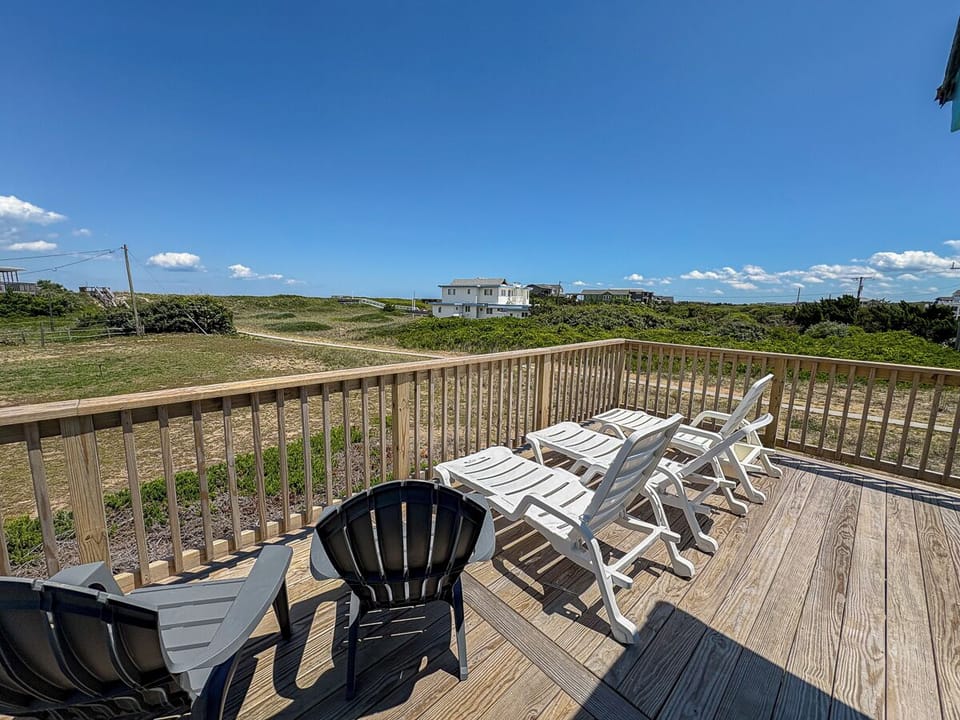 Sundeck 2025