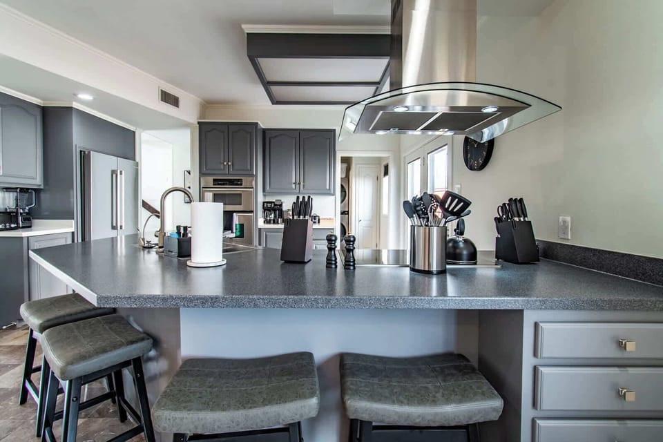 Full Kitchen 