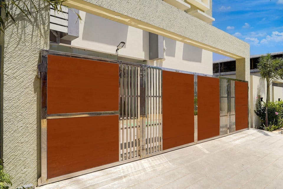 Entrance / Reception