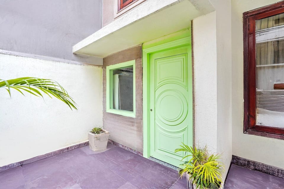 Entrance / Reception