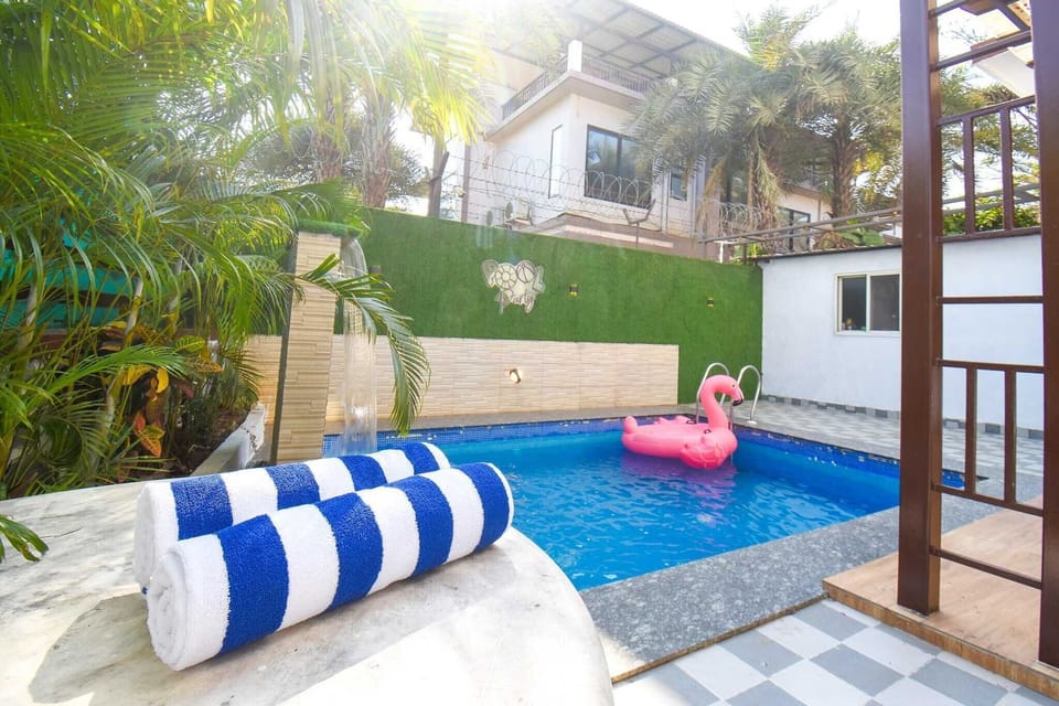 Holiday Home Swimming Pool