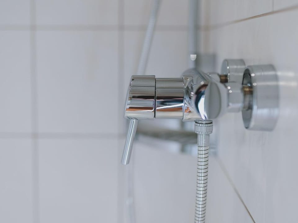 Hand-held showerhead