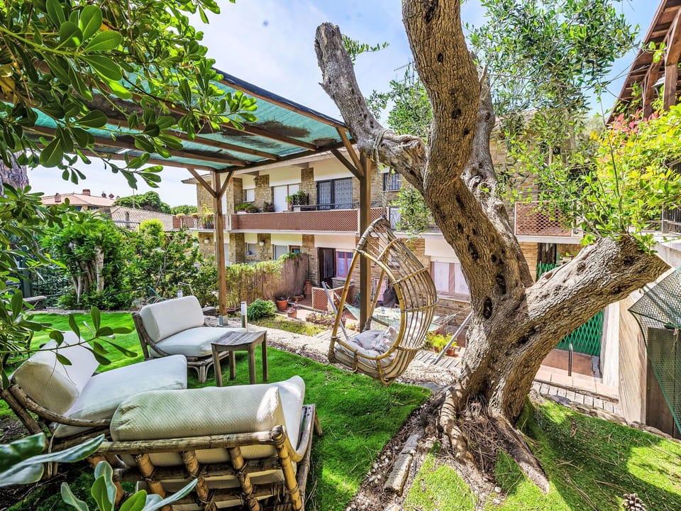 Residential Area, Home, Garden, Apartment, Resort, Balcony, Backyard, Shade, Hacienda, Estate