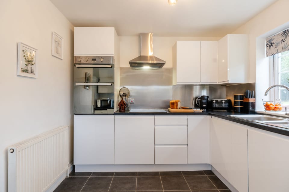 The modern and well-equipped kitchen