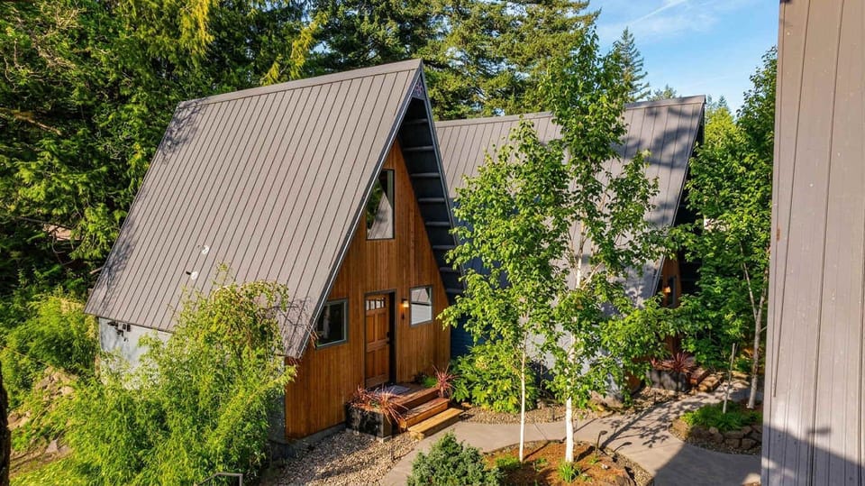 Nestled within a lush, serene forest, the retreat offers a perfect escape from the daily grind. Experience true tranquility and reconnect with nature in this charming, picturesque woodland setting.