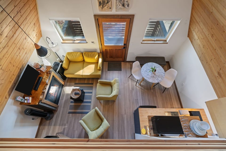 No walls, no worries! Our open floor layout makes it easy to cook, chill, dine, and socialize all in one bright and welcoming space. Gather, relax, and Return to Sky.