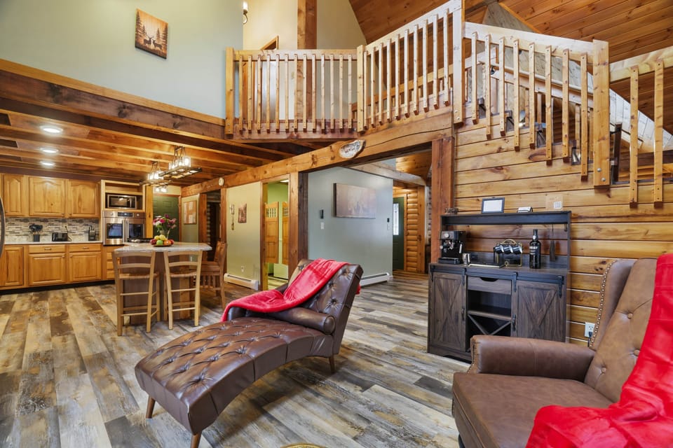 Fireplace Loung+ Kitchen