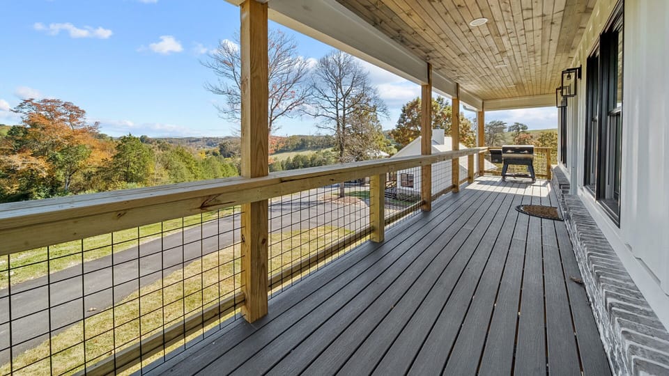 Exterior - Front Porch