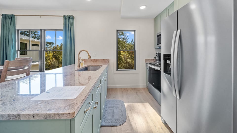 Main Level - Kitchen/Dining