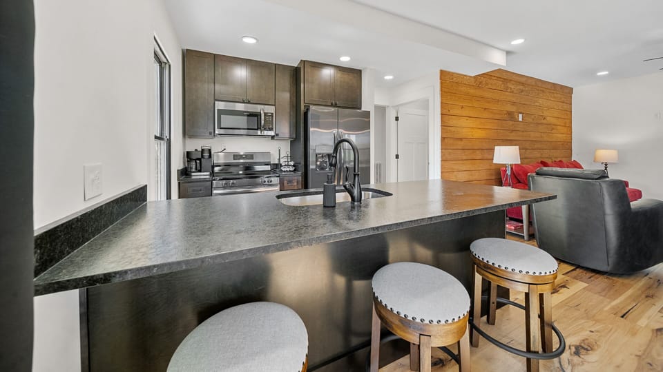 Main Level - Kitchen/Dining