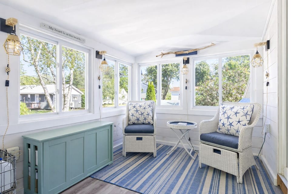 Entryway sunroom.
