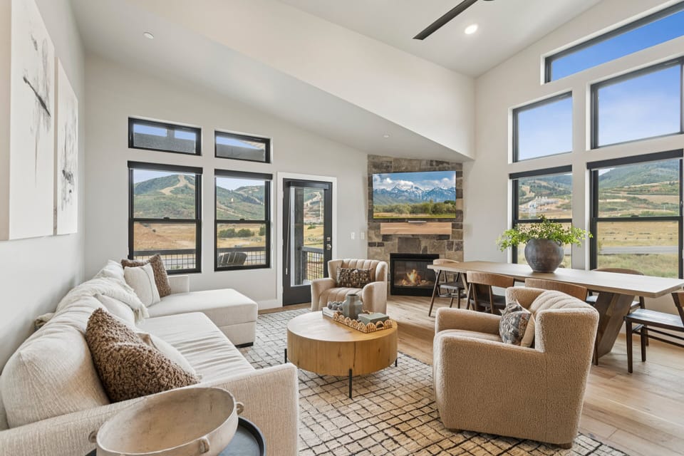 Luxury top floor condo with panoramic views