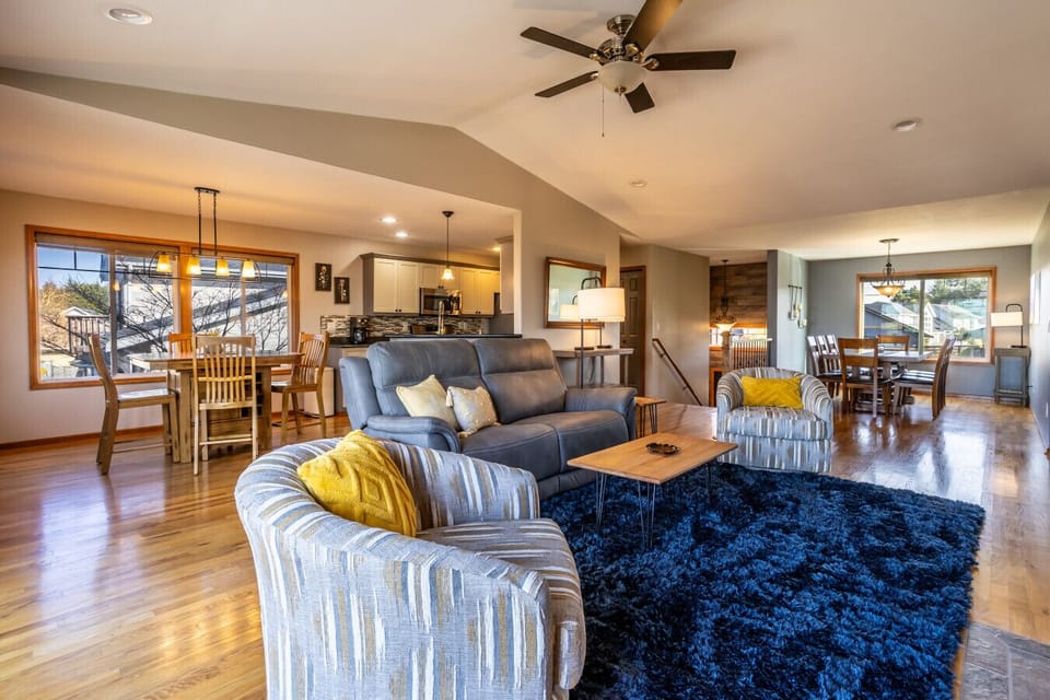 Open living space to gather or spread out