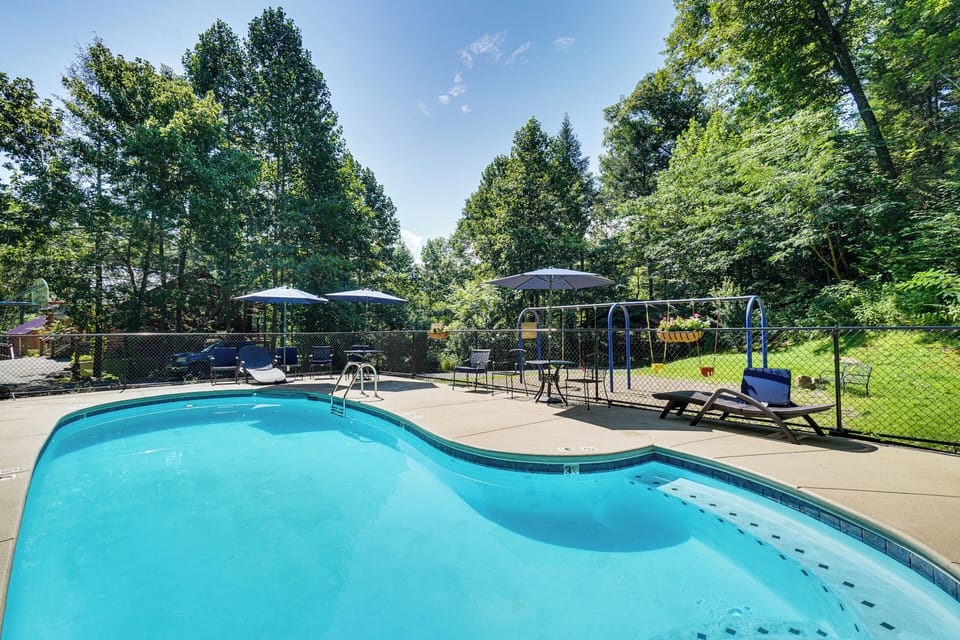 Mountain Shadows Resort | Community Amenities