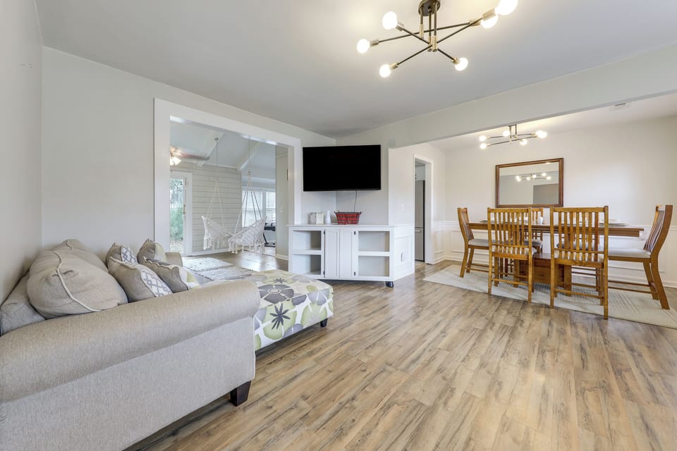 Ladson Vacation Rental | 2BR | 2BA | 2,000 Sq Ft | 5 Steps to Enter