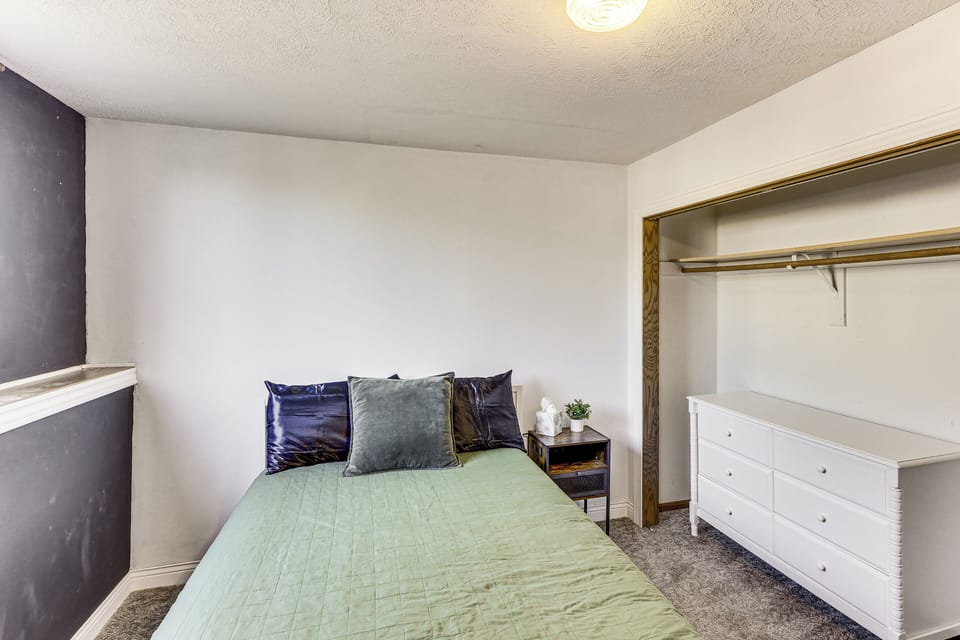 Bedroom 4 | Full Bed | Lower Floor