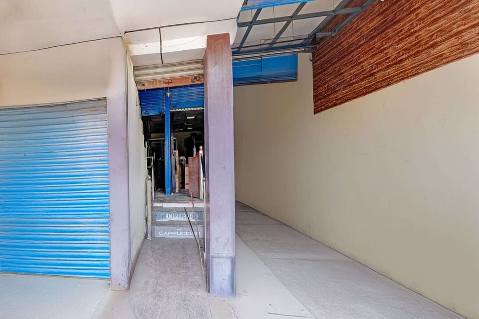 Entrance / Reception