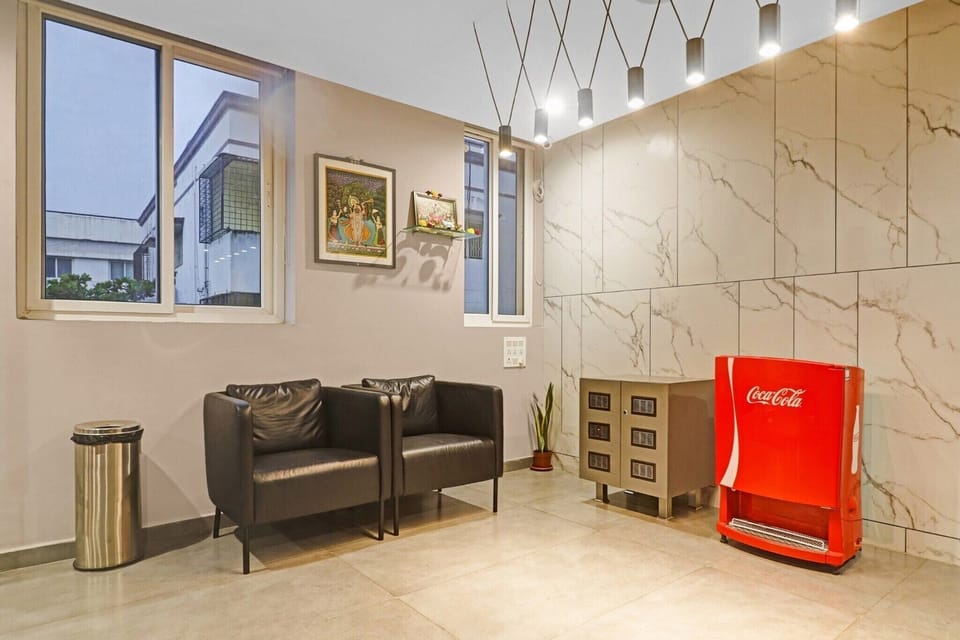 Entrance / Reception