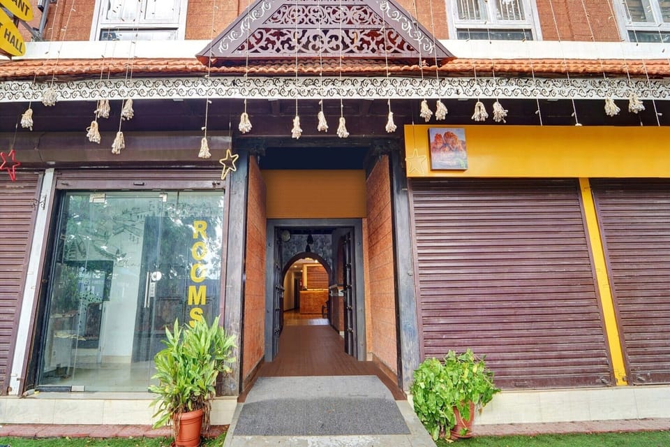 Entrance / Reception