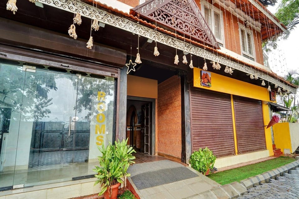 Entrance / Reception