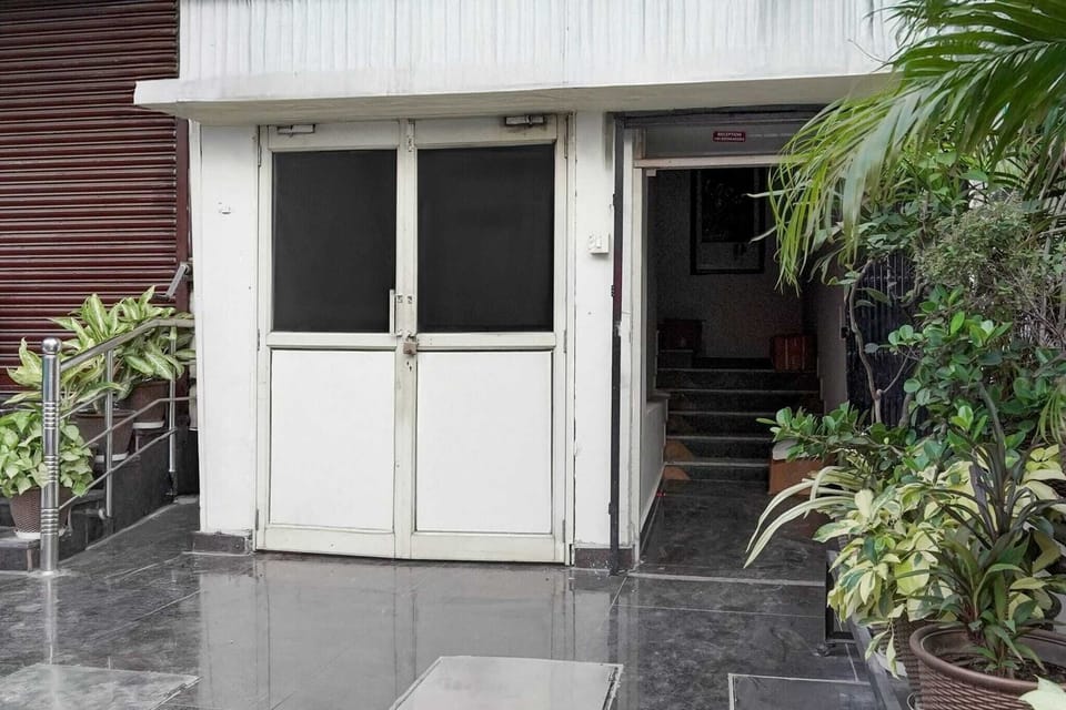 Entrance / Reception