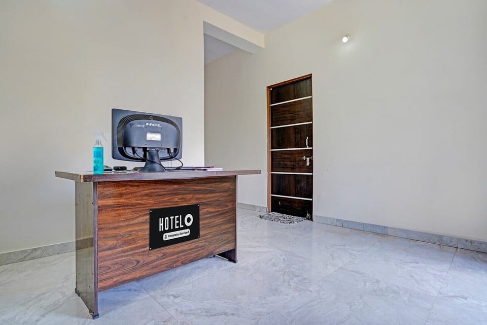 Entrance / Reception