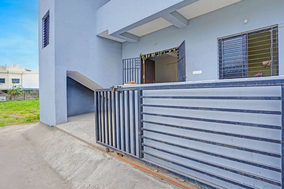Entrance / Reception