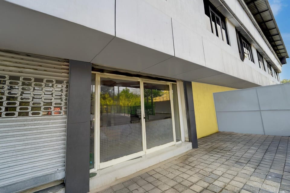 Entrance / Reception