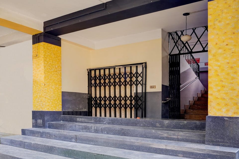 Entrance / Reception