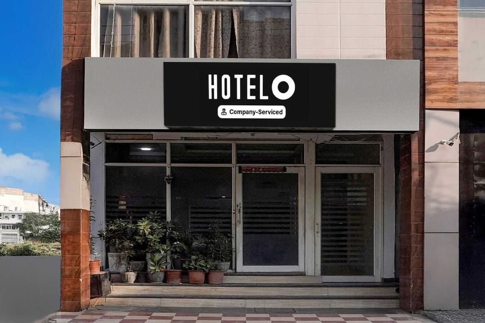 Entrance / Reception