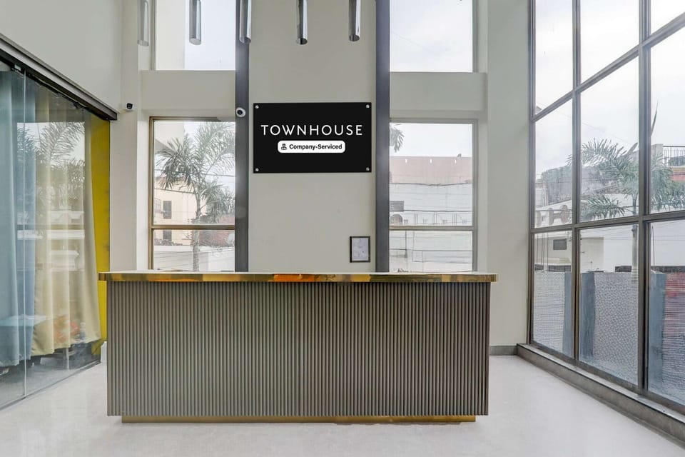Entrance / Reception