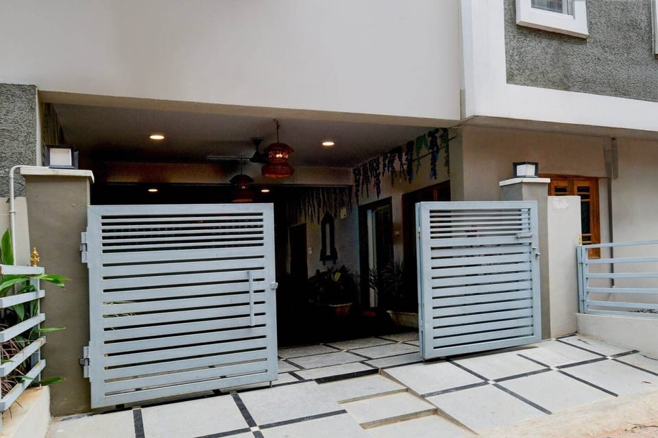 Entrance / Reception