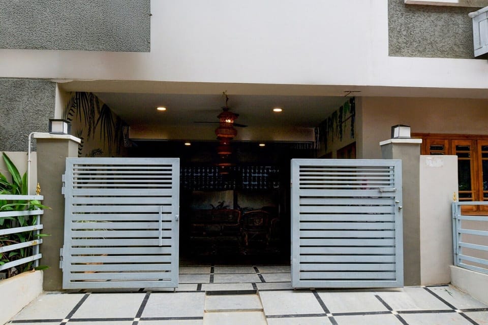 Entrance / Reception