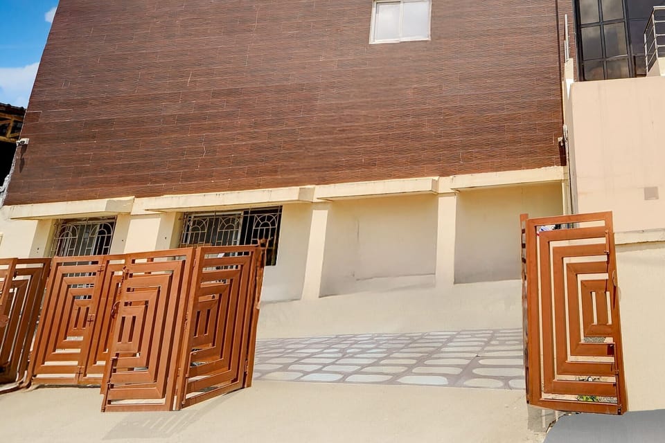 Entrance / Reception