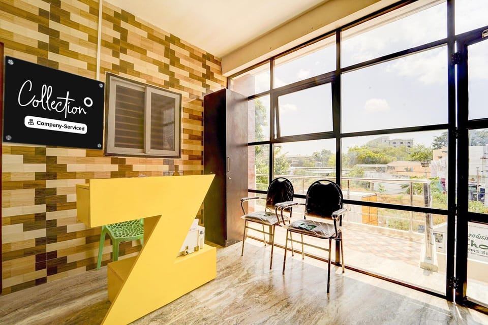 Entrance / Reception