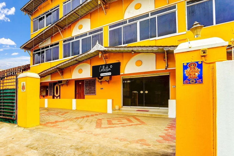 Entrance / Reception