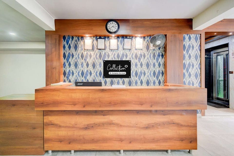 Entrance / Reception
