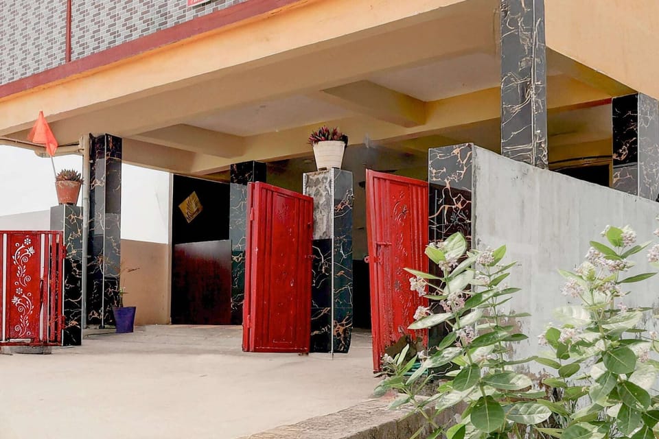 Entrance / Reception