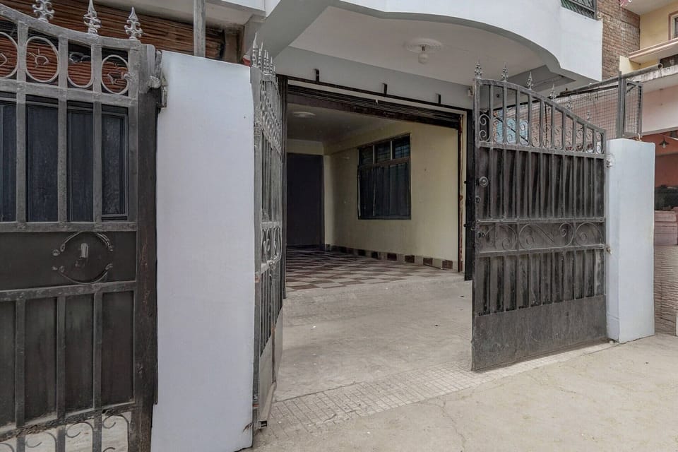 Entrance / Reception