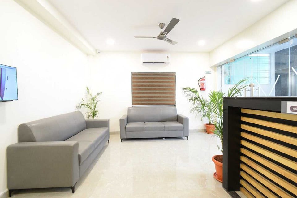 Entrance / Reception