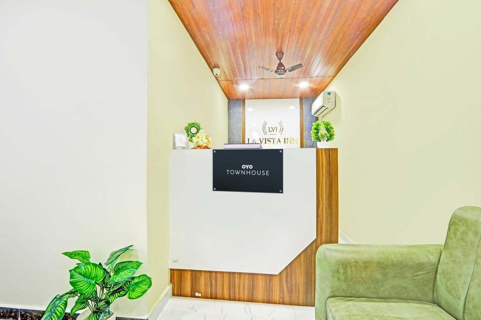 Entrance / Reception