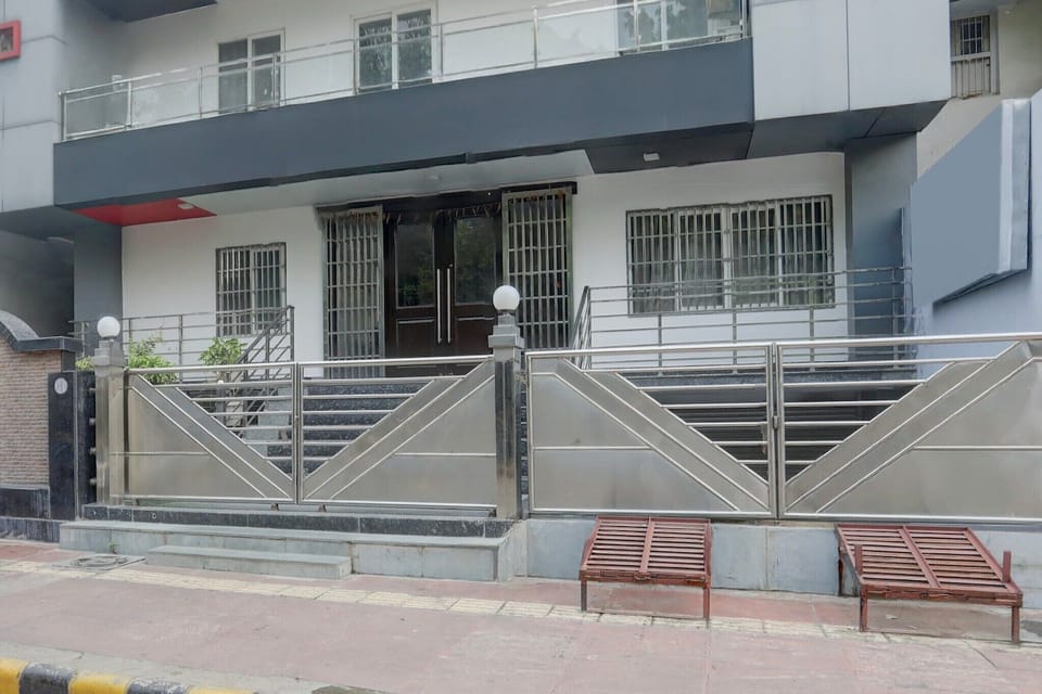 Entrance / Reception