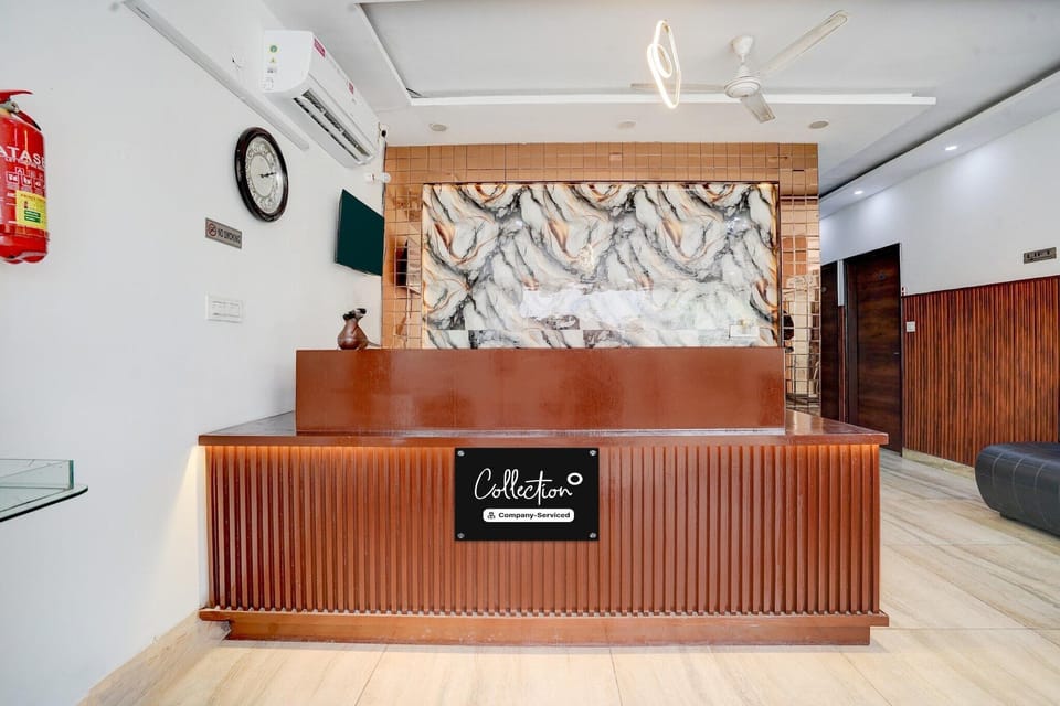 Entrance / Reception