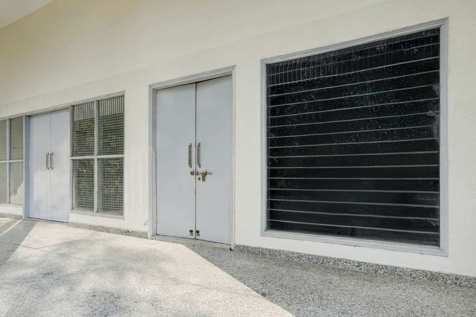 Entrance / Reception