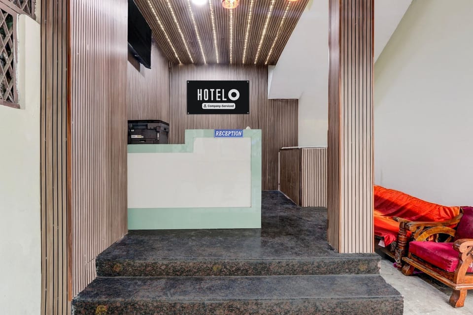 Entrance / Reception